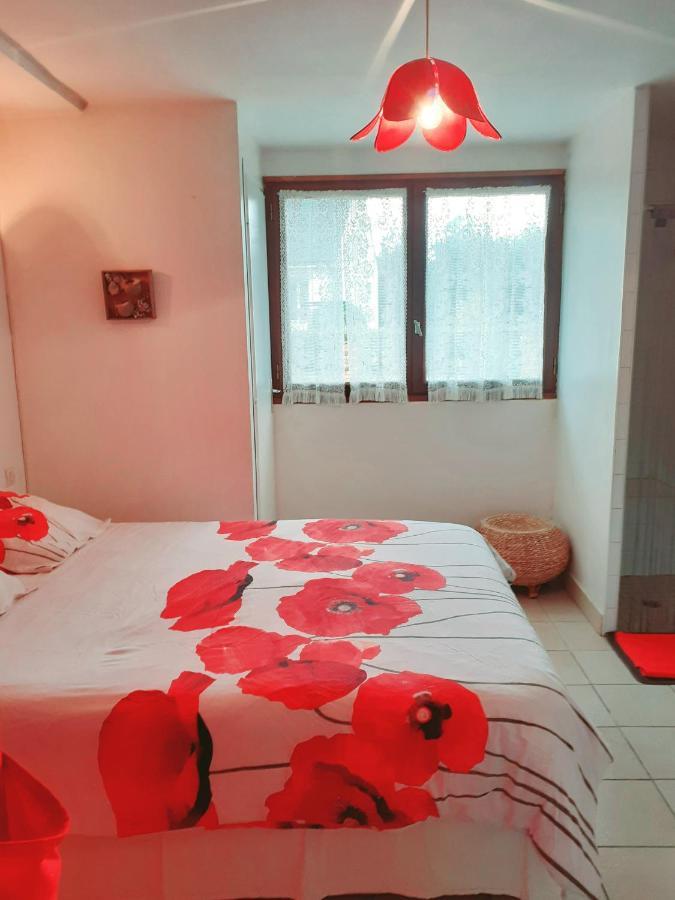 Chez Christine Bed & Breakfast Noyal-Pontivy ภายนอก รูปภาพ