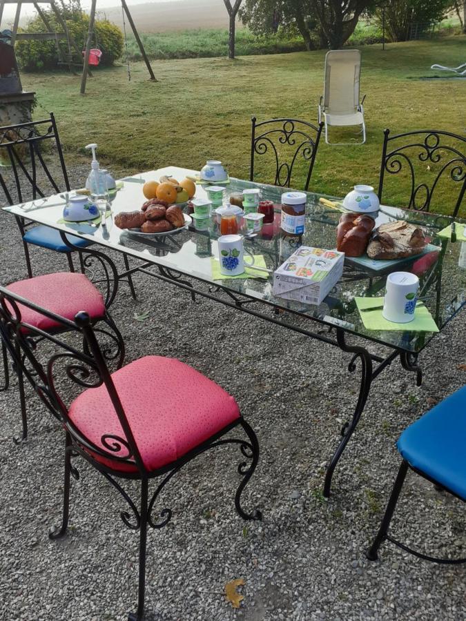 Chez Christine Bed & Breakfast Noyal-Pontivy ภายนอก รูปภาพ