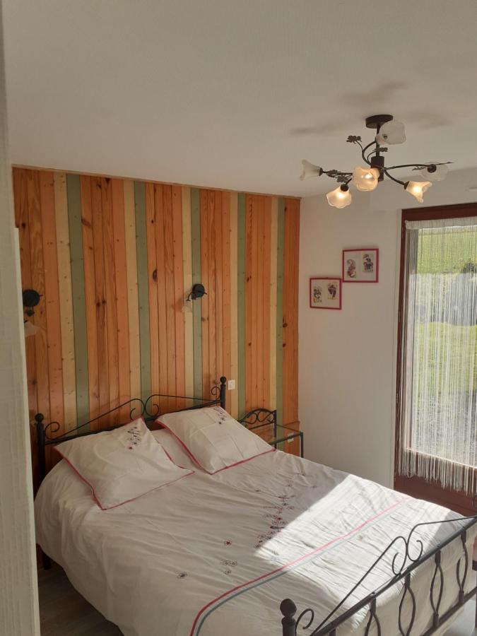 Chez Christine Bed & Breakfast Noyal-Pontivy ภายนอก รูปภาพ